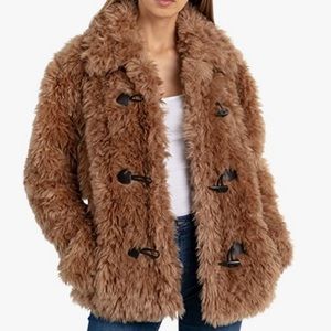 Avec Les Filles womens Faux Fur Teddy Toggle Coat